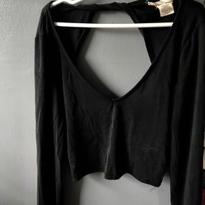 Deep V-neck Long sleeved crop top